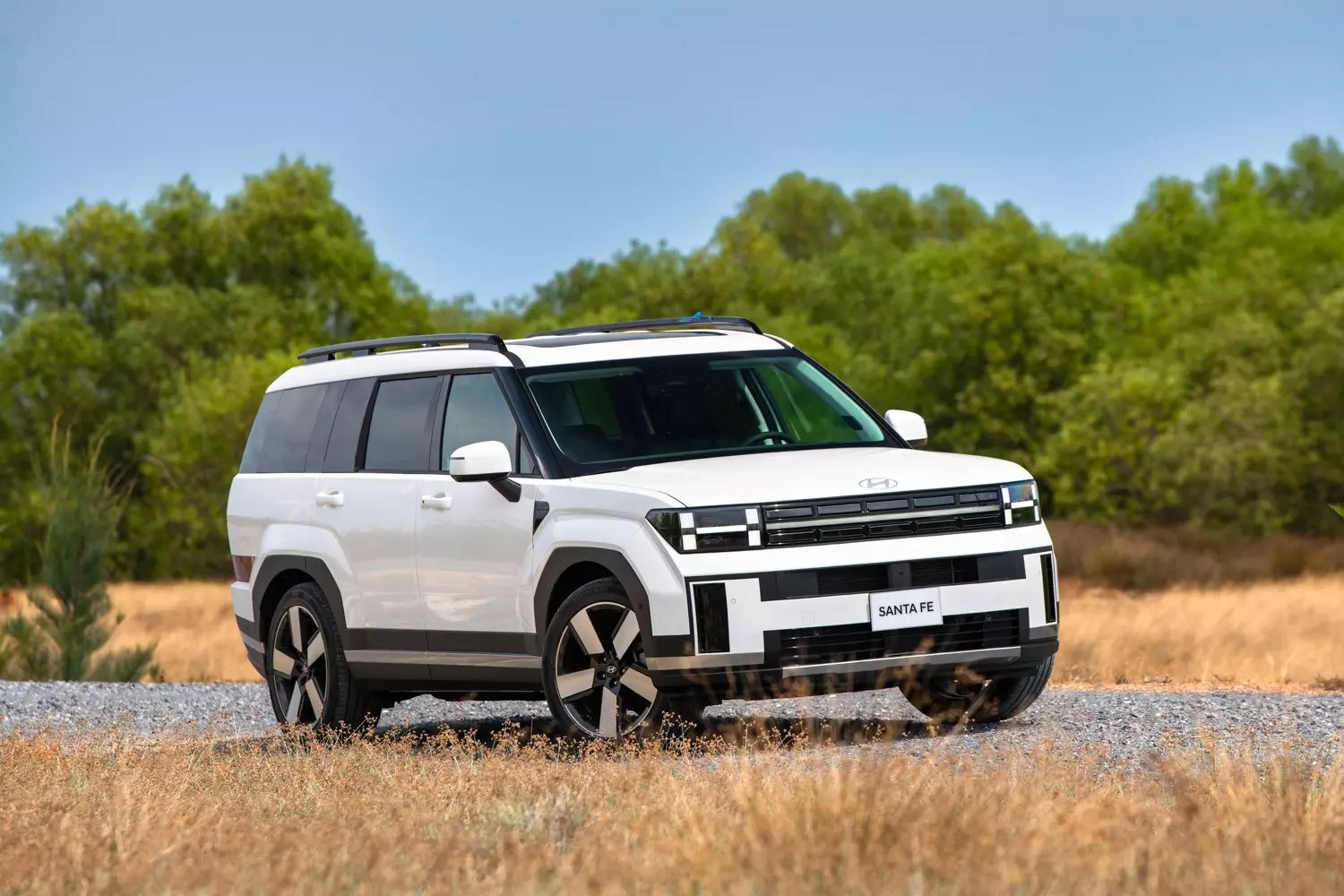 Doanh số xe Hyundai tiếp đà tăng trưởng, Santa Fe thế hệ mới chứng minh sức hút.