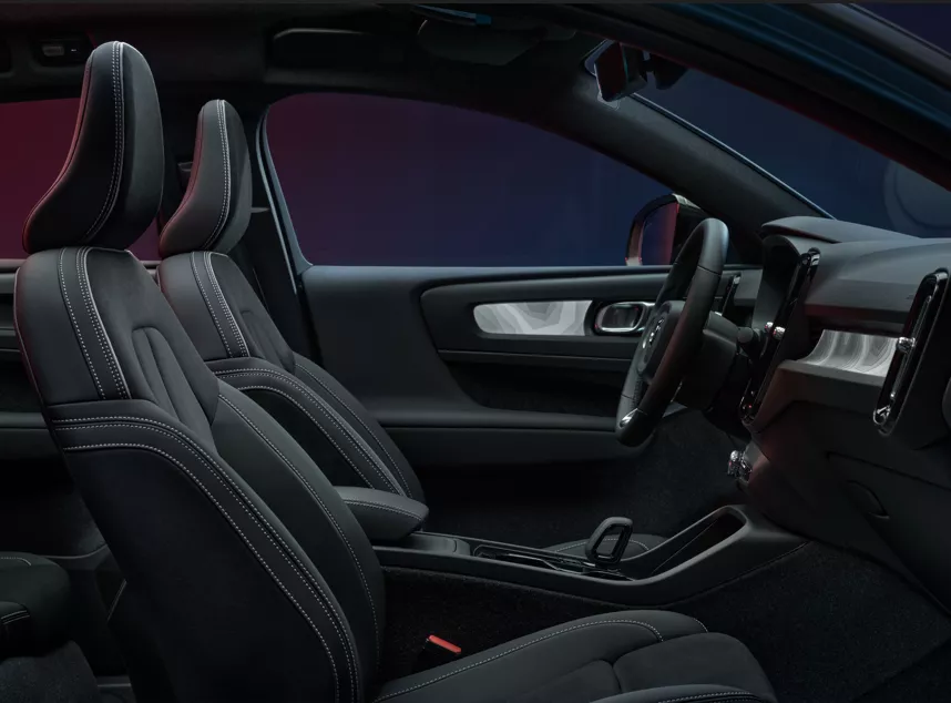 Ghế xe bọc da lộn pha chất liệu Microtech Connect.