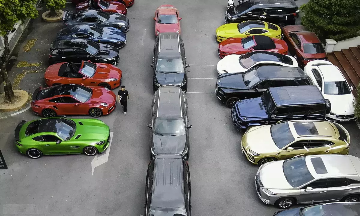 Dàn siêu xe của Mr Pips Phó Đức Nam bị thu giữ.