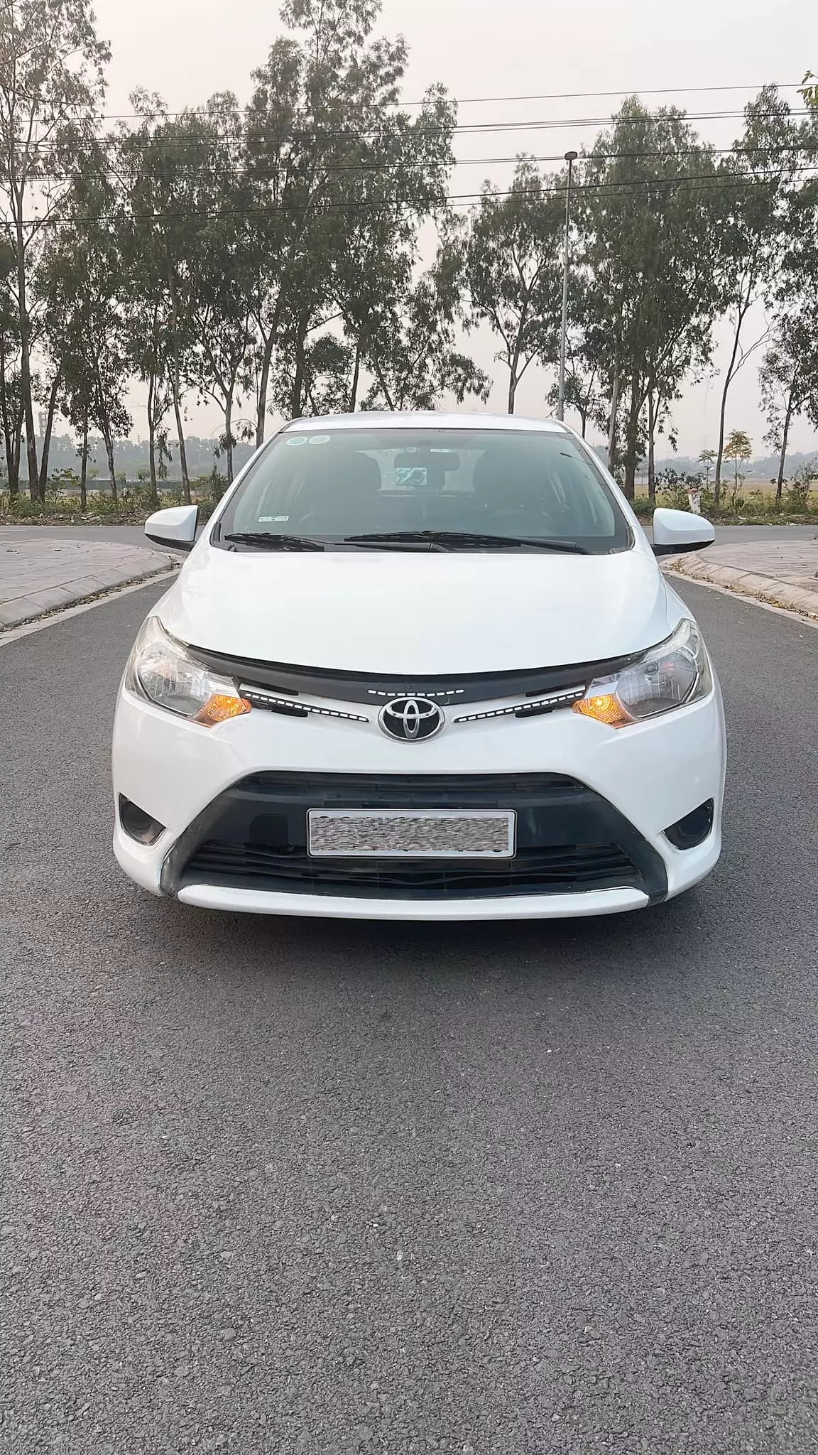 Vios 10 năm tuổi rao giá hơn 190 triệu đồng.