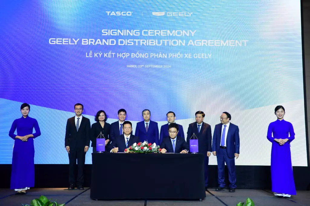 Geely Auto đã hoàn tất thủ tục ký kết hợp tác cùng Công ty cổ phần Tasco Geely Auto đã hoàn tất thủ tục ký kết hợp tác cùng Công ty cổ phần Tasco.