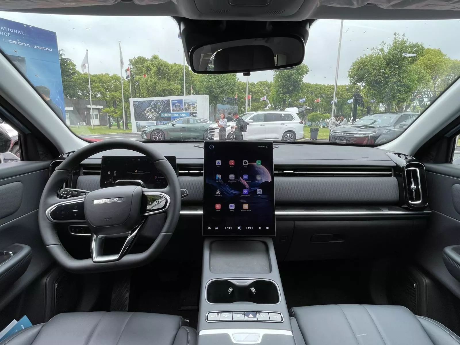 Khoang nội thất Jaecoo J7 PHEV thiết kế tối giản song tràn ngập công nghệ hiện đại. Khoang nội thất Jaecoo J7 PHEV thiết kế tối giản song tràn ngập công nghệ hiện đại