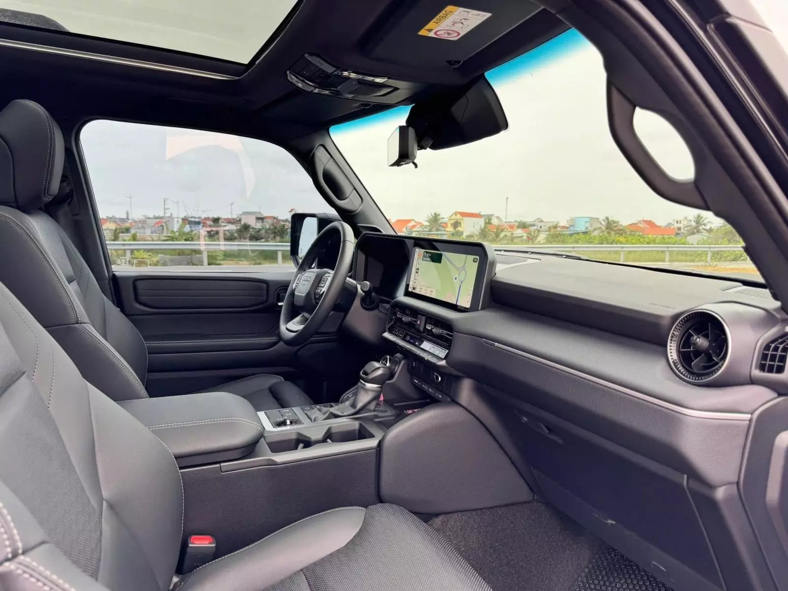 Toyota Land Cruiser Prado 2024 sở hữu loạt tiện nghi cao cấp Toyota Land Cruiser Prado 2024 sở hữu loạt tiện nghi cao cấp.