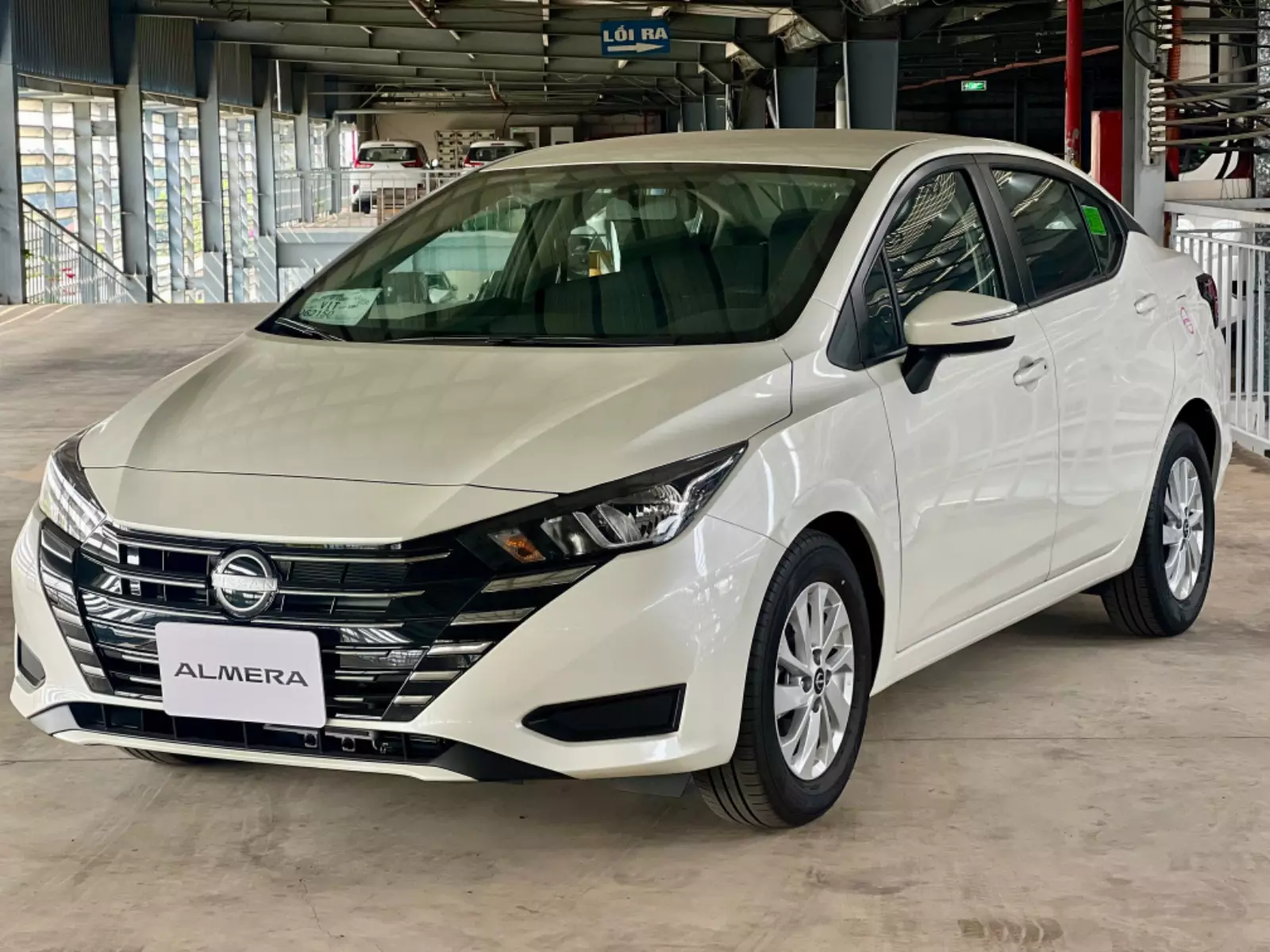 Nissan Almera giảm giá hàng chục triệu sau chưa đầy 3 tháng ra mắt.