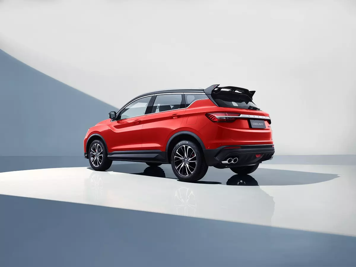Hông xe Geely Coolray.