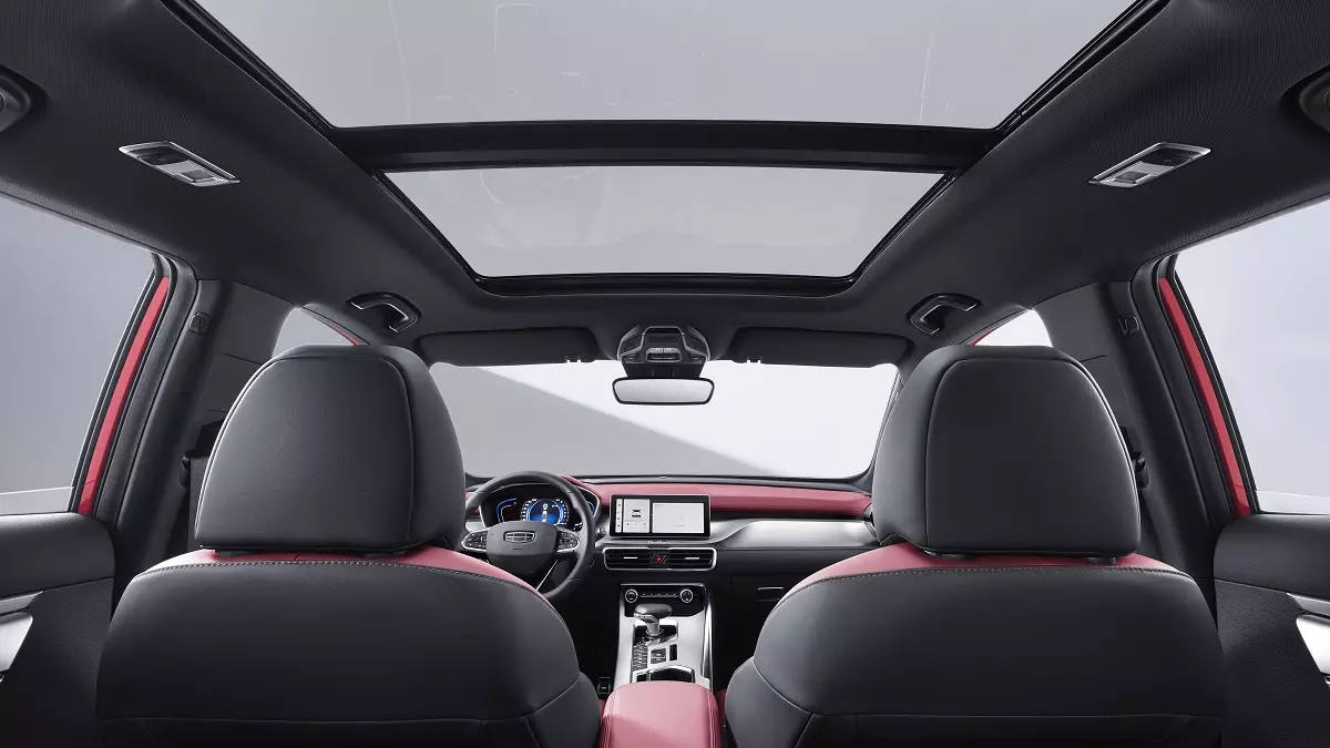 Cửa sổ trời Geely Coolray.