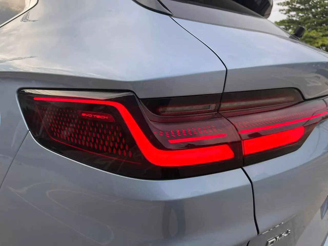 Đèn hậu xe BYD Sealion 6.