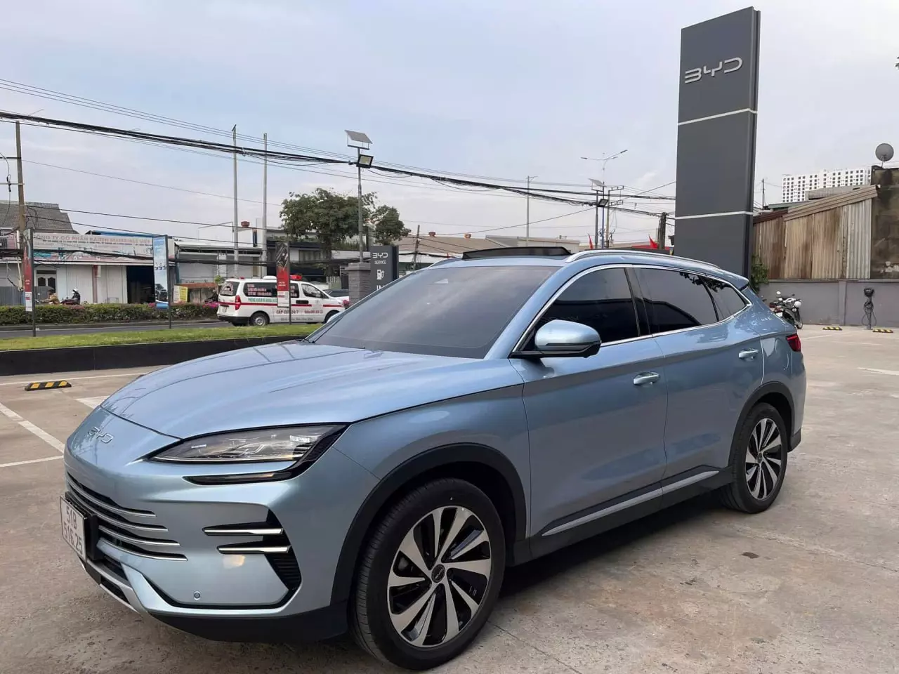 Vận hành xe BYD Sealion 6.