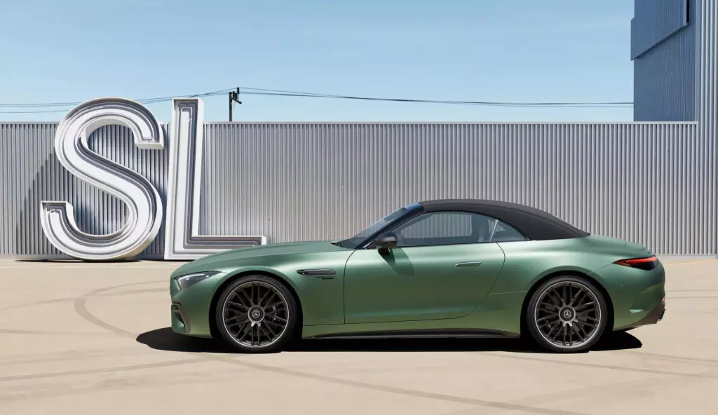 Thiết kế đậm tính khí động học của Mercedes-AMG SL 63 S E Performance Thiết kế đậm tính khí động học của Mercedes-AMG SL 63 S E Performance.