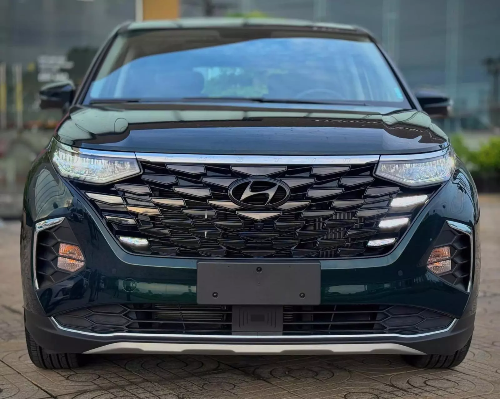 Đầu xe Hyundai Custin 1.5T-GDi Cao cấp Đầu xe Hyundai Custin 1.5T-GDi Cao cấp 1