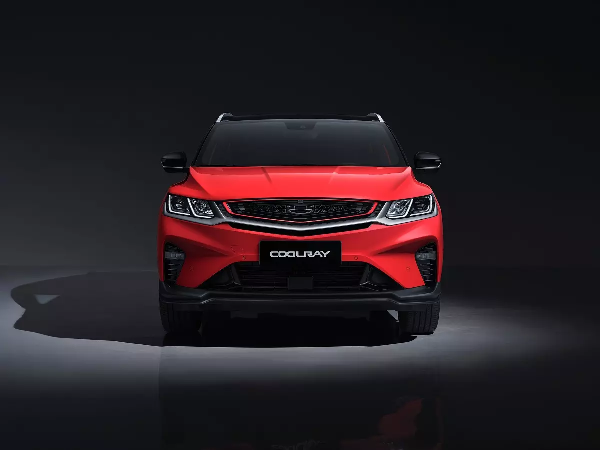 Đầu xe Geely Coolray.