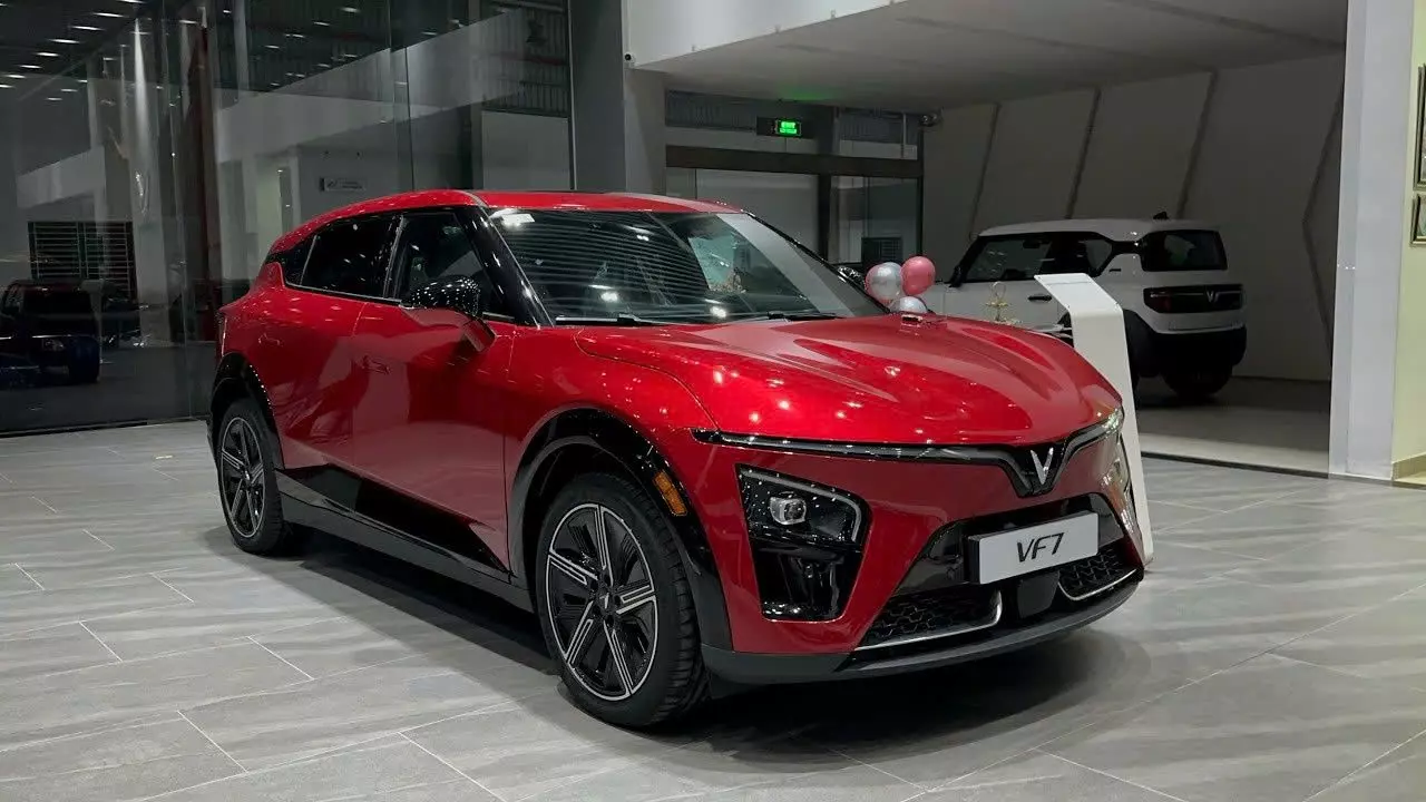 VinFast VF 7.