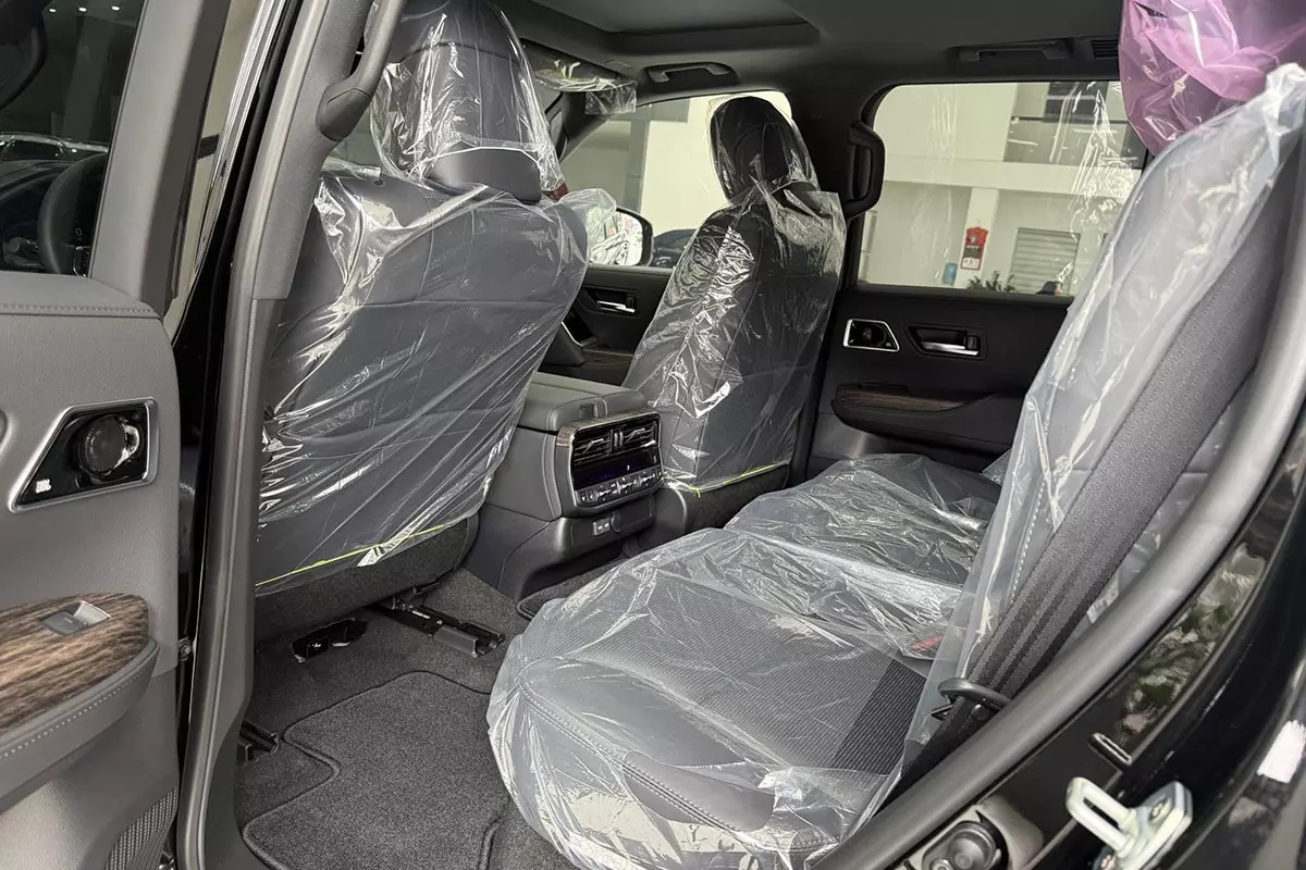 Nội thất xe Toyota Land Cruiser 2025 2