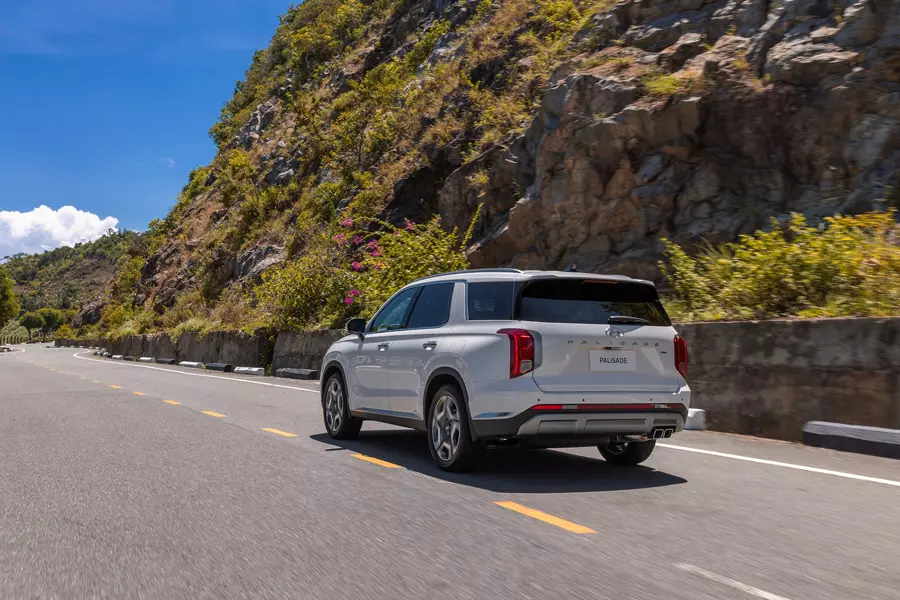 Palisade được xếp chung phân khúc với các đối thủ cùng phân khúc SUV cỡ E 1