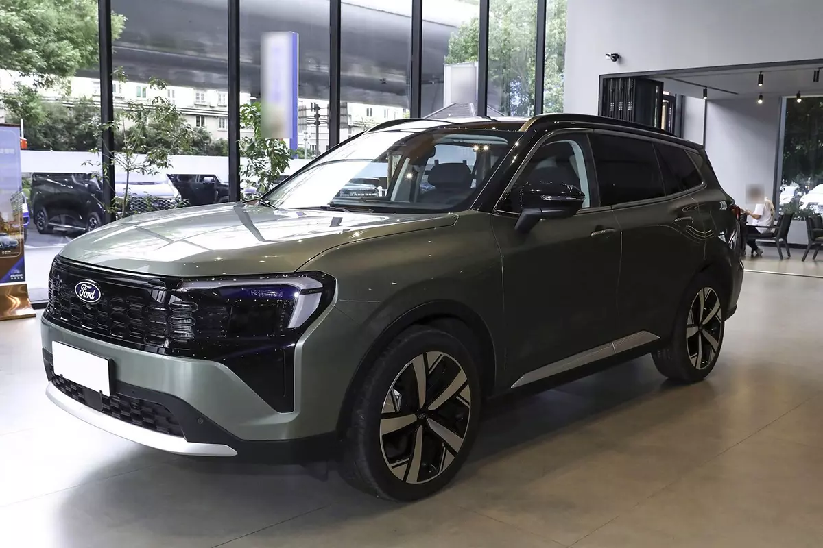 Phần đầu xe Ford Territory facelift đã có sự điều chỉnh, mang hơi thở hiện đại hơn. 1