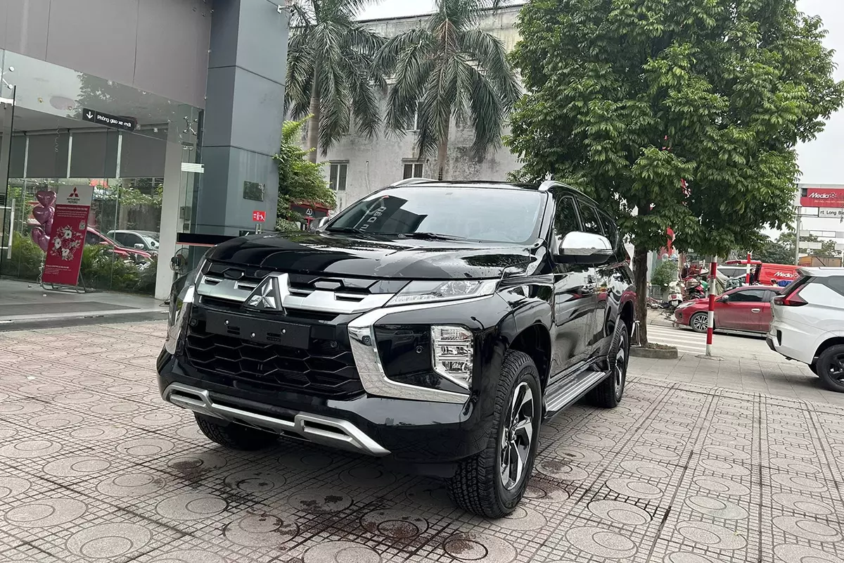 Xả hàng tồn, đại lý giảm giá Mitsubishi Pajero Sport 2025 chỉ còn 1,16 tỷ đồng 1