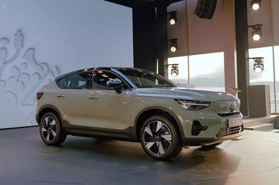 tổng quan xe Volvo EC40.