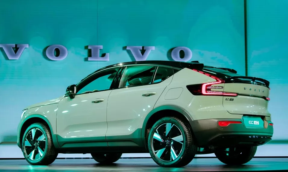 La-zăng xe Volvo EC40.