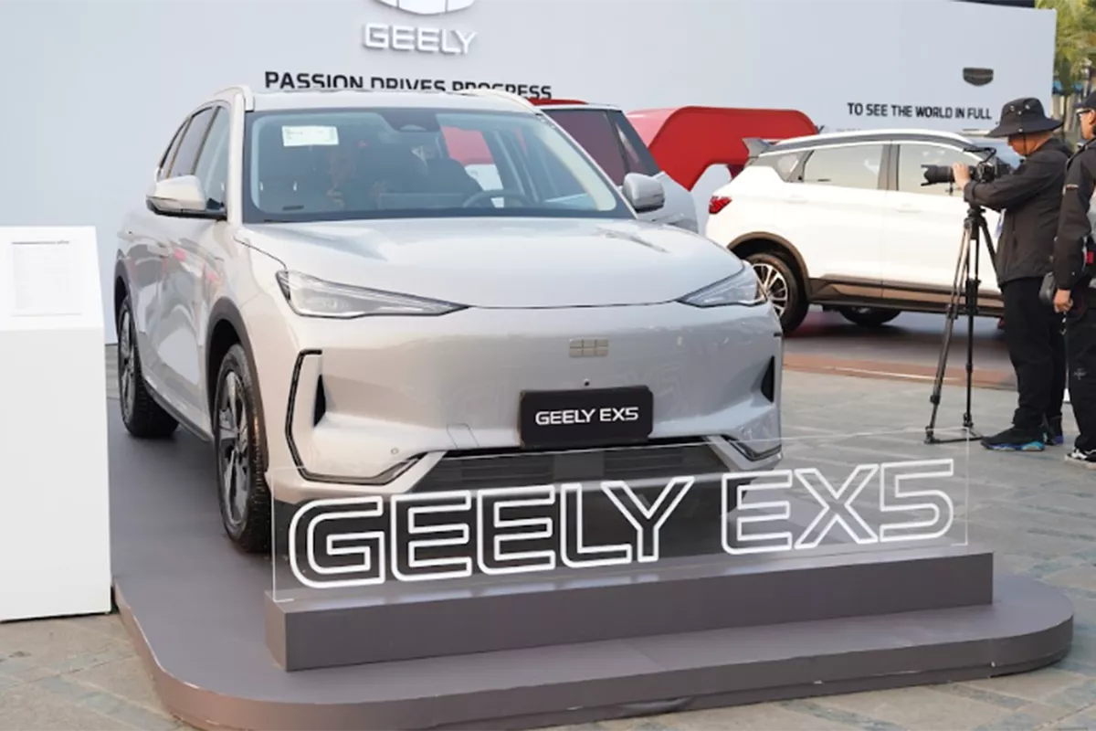 mẫu xe điện Geely EX5 1