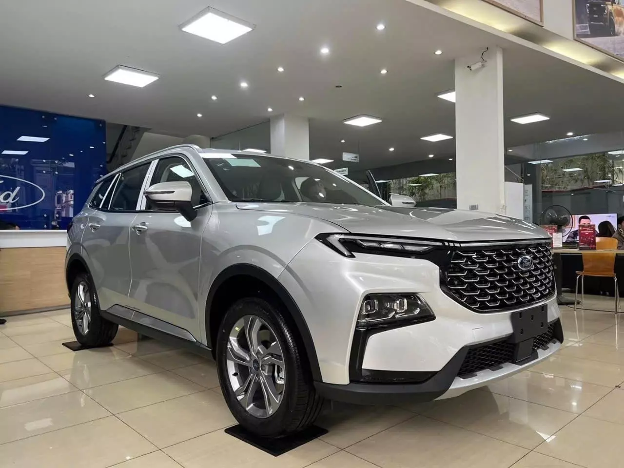 Ford Territory giảm giá.