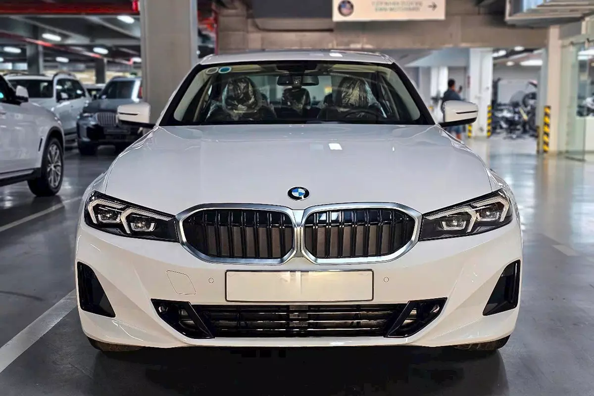 Ngoại thất xe BMW 320i Sport line LCI2 2025, Ngoại thất xe BMW 320i Sport line LCI2 2025 7