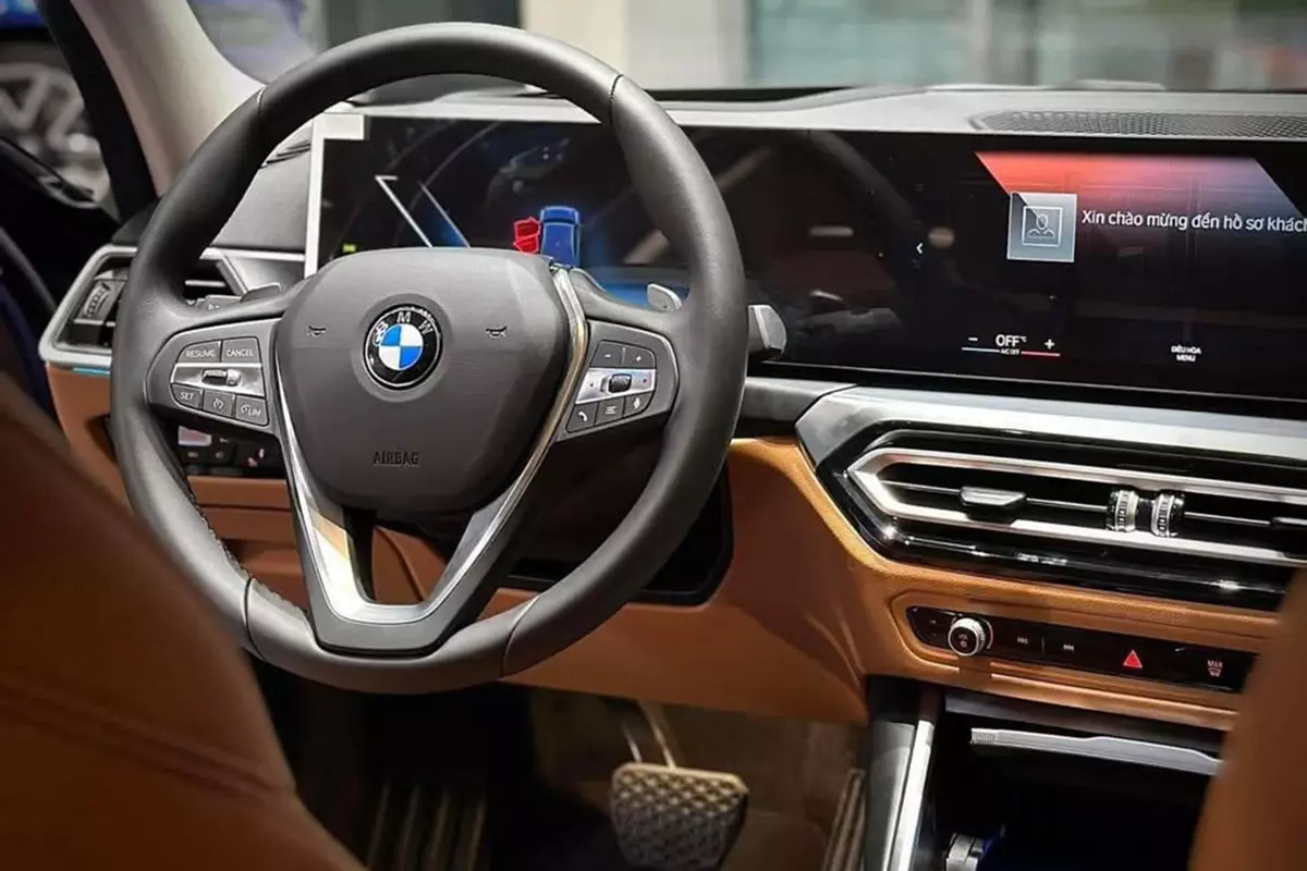 Nội thất xe BMW 320i Sport line LCI2 2025 Nội thất xe BMW 320i Sport line LCI2 2025 1