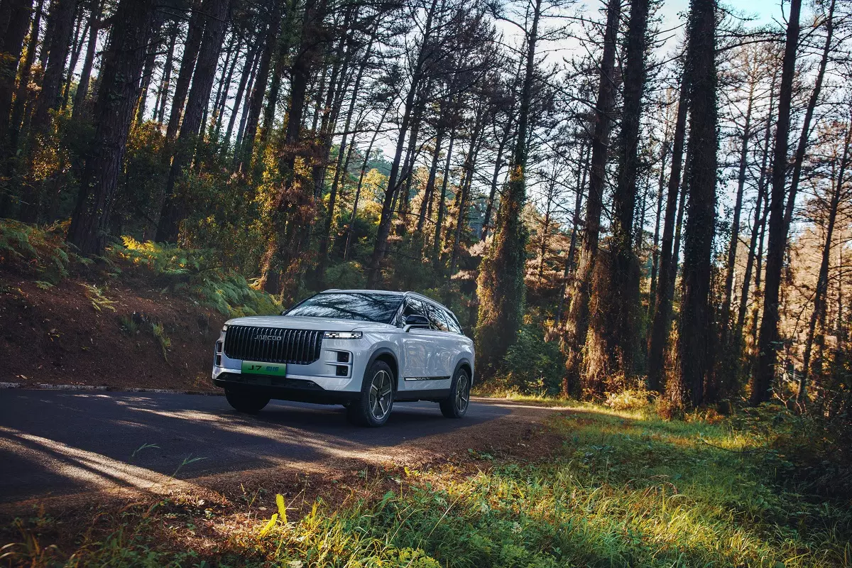 Jaecoo J7 PHEV - đại diện tiêu biểu cho thế hệ SUV điện thế hệ mới – thuần điện không cần sạc.