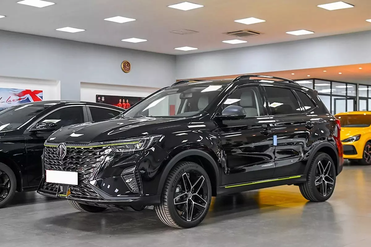 MG RX5 giảm 179 triệu đồng, tranh khách với Toyota Yaris Cross phân khúc dưới 1
