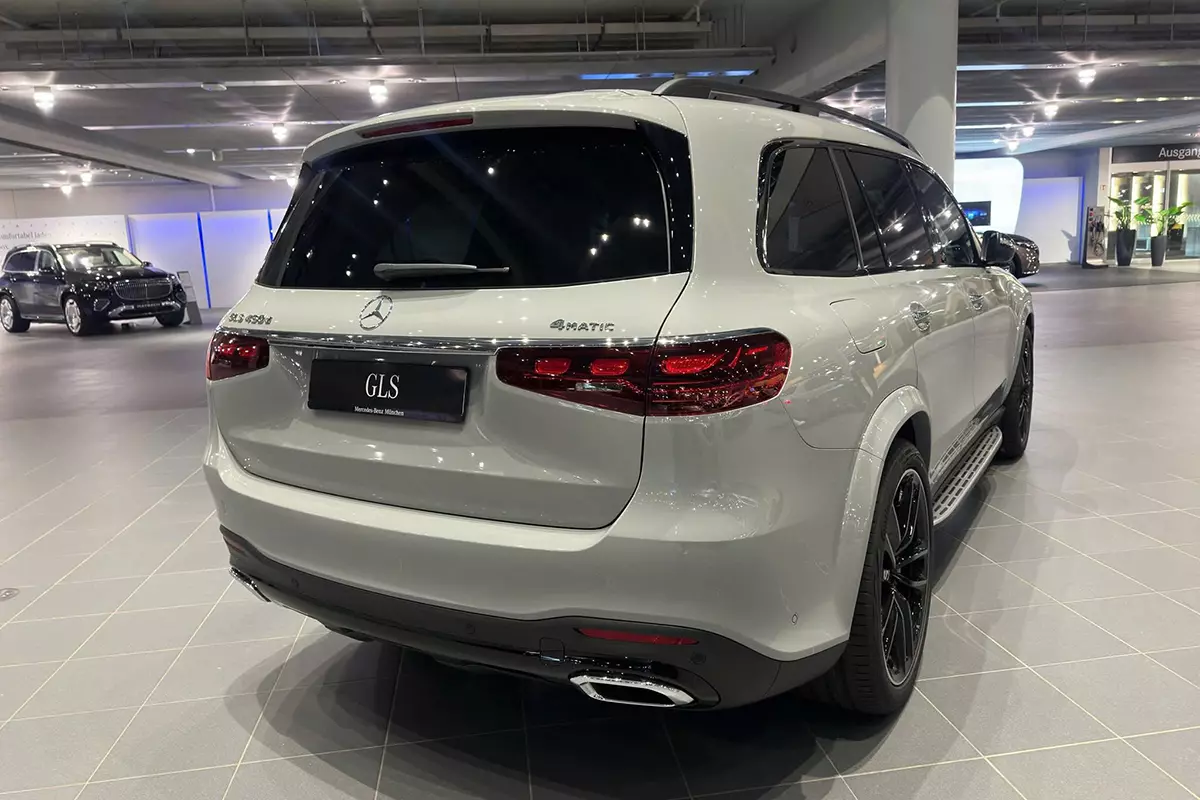 Đuôi xe Mercedes-Benz GLS 2025 1
