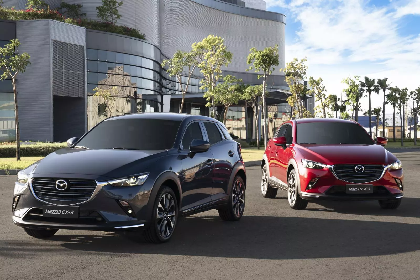 Mazda CX-3 phân phối 4 phiên bản, giá dao động từ 522-641 triệu đồng. 1