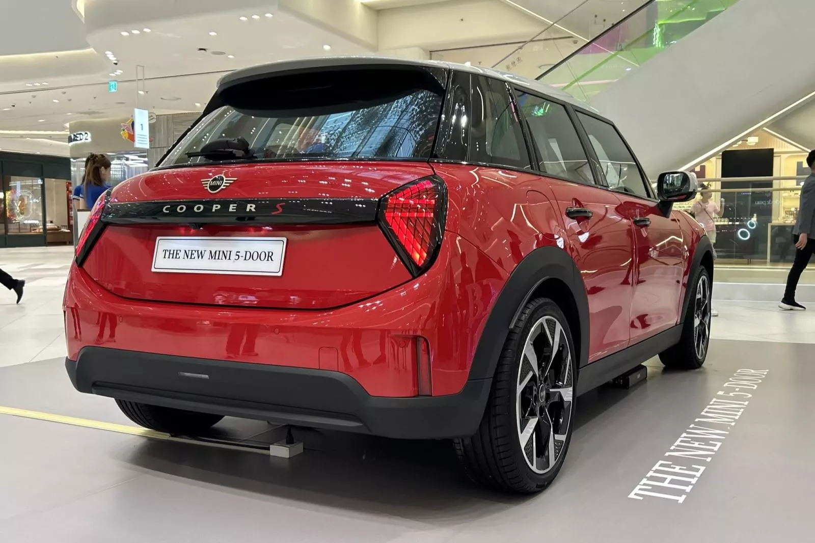 Thiết kế nội thất MINI Cooper 2025. a4