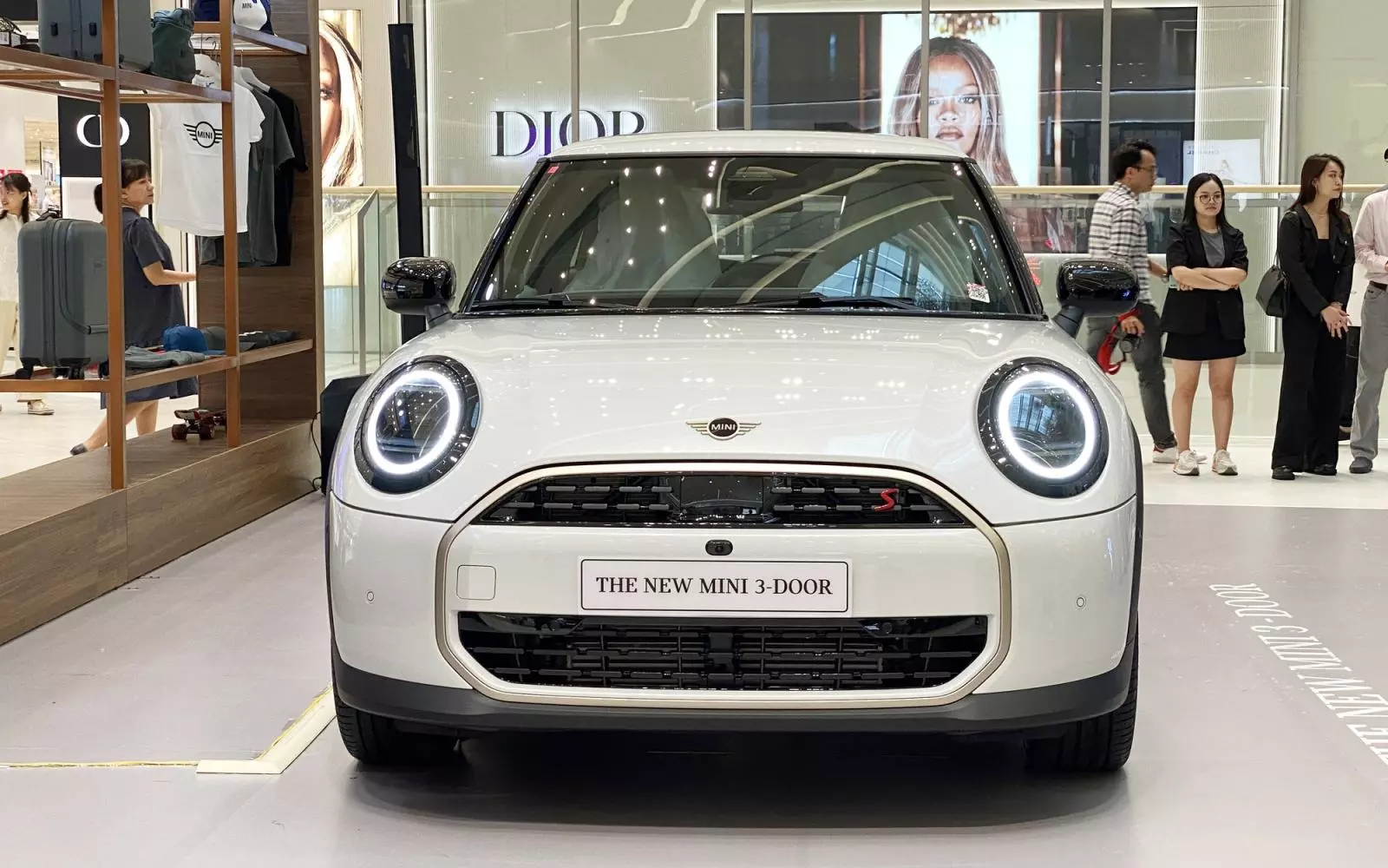 Ngoại thất xe MINI Cooper 3 cửa 2025 Ngoại thất xe MINI Cooper 3 cửa 2025.