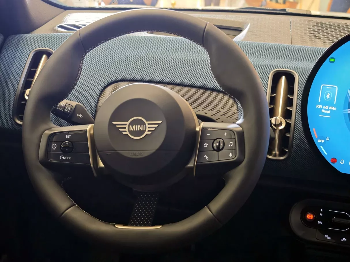 Vô-lăng MINI Countryman thiết kế thể thao .