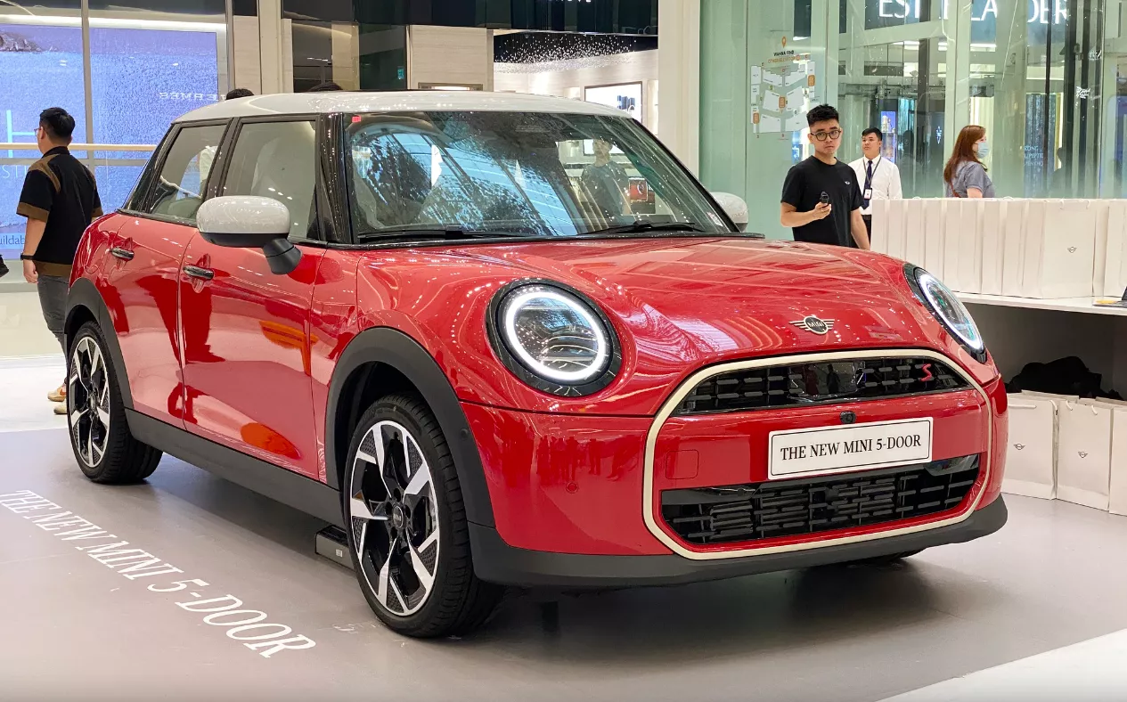 Giá xe MINI Cooper.