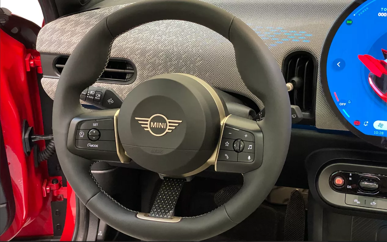 Vô-lăng xe MINI Cooper S 5 cửa Vô-lăng xe MINI Cooper S 5 cửa.