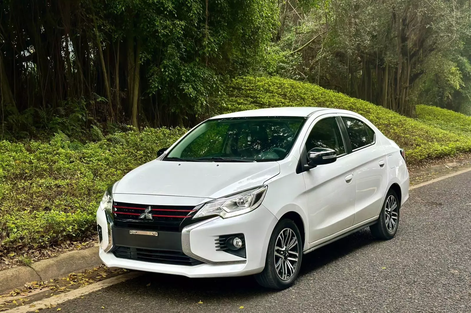Chỉ "cố" được 350 triệu, có nên mua Attrage CVT 2022? 1
