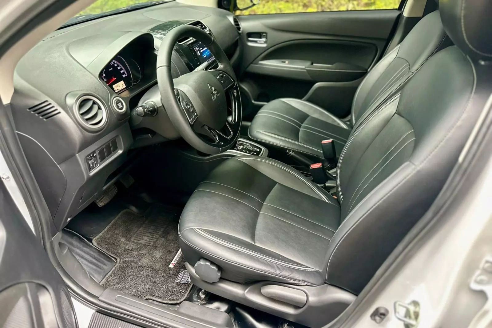 Nội thất xe Mitsubishi Attrage CVT 2022? 1