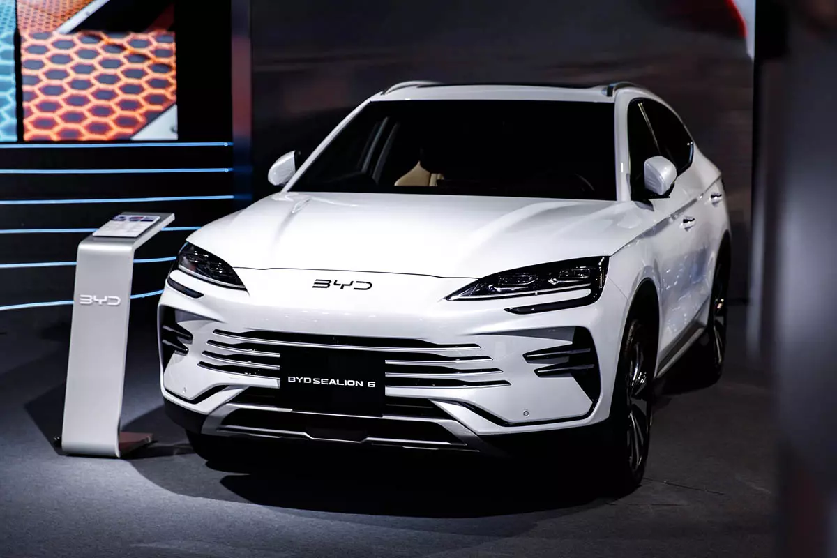 BYD Sealion 6 1