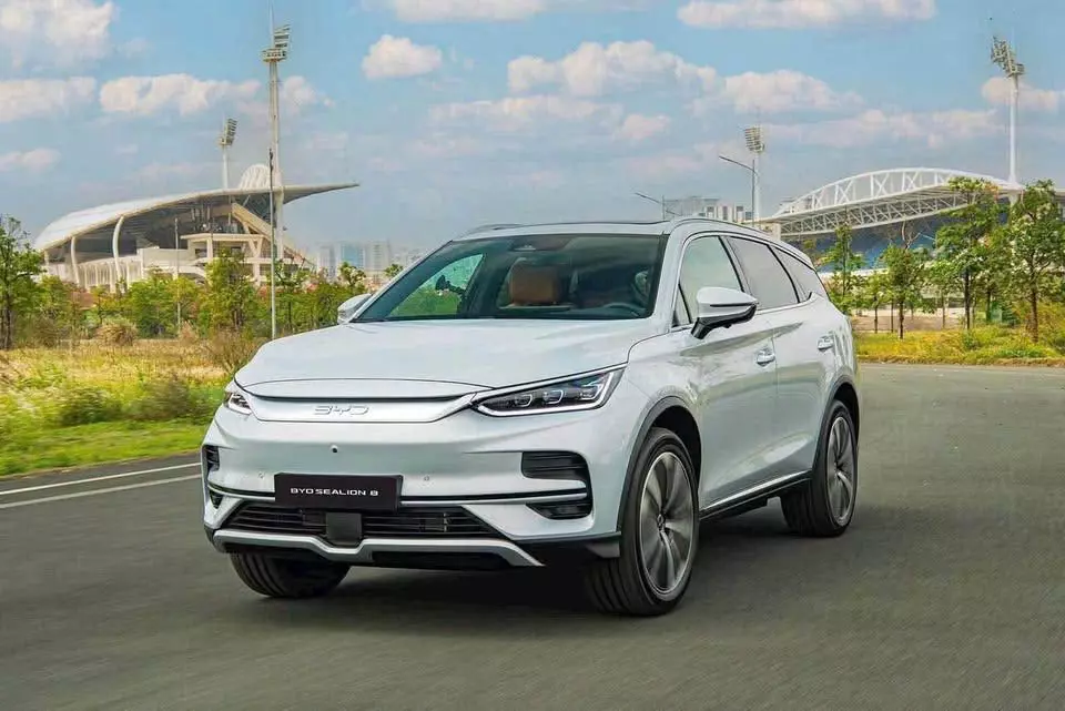 BYD Sealion 8