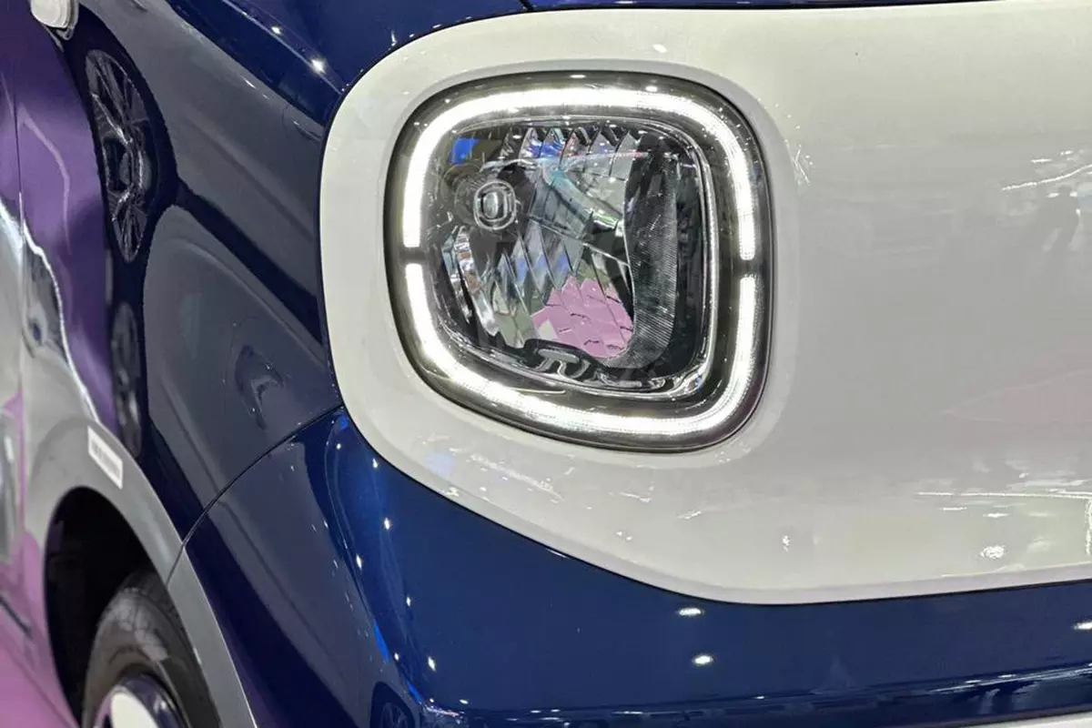 Cụm đèn pha thiết kế hình chữ D trên xe AW Bestune Xiaoma Cụm đèn pha thiết kế hình chữ D trên xe AW Bestune Xiaoma 1