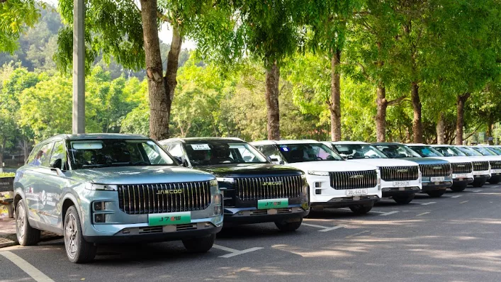 Jaecoo J7 PHEV được đánh giá cao về khả năng vận hành mạnh mẽ, tiết kiệm chi phí nhiên liệu. 1