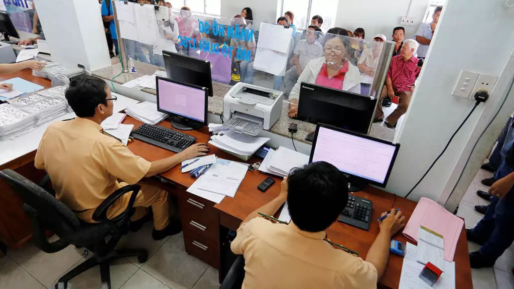 CSGT thí điểm mua, bán ô tô cũ qua VNeID tại TP HCM 1