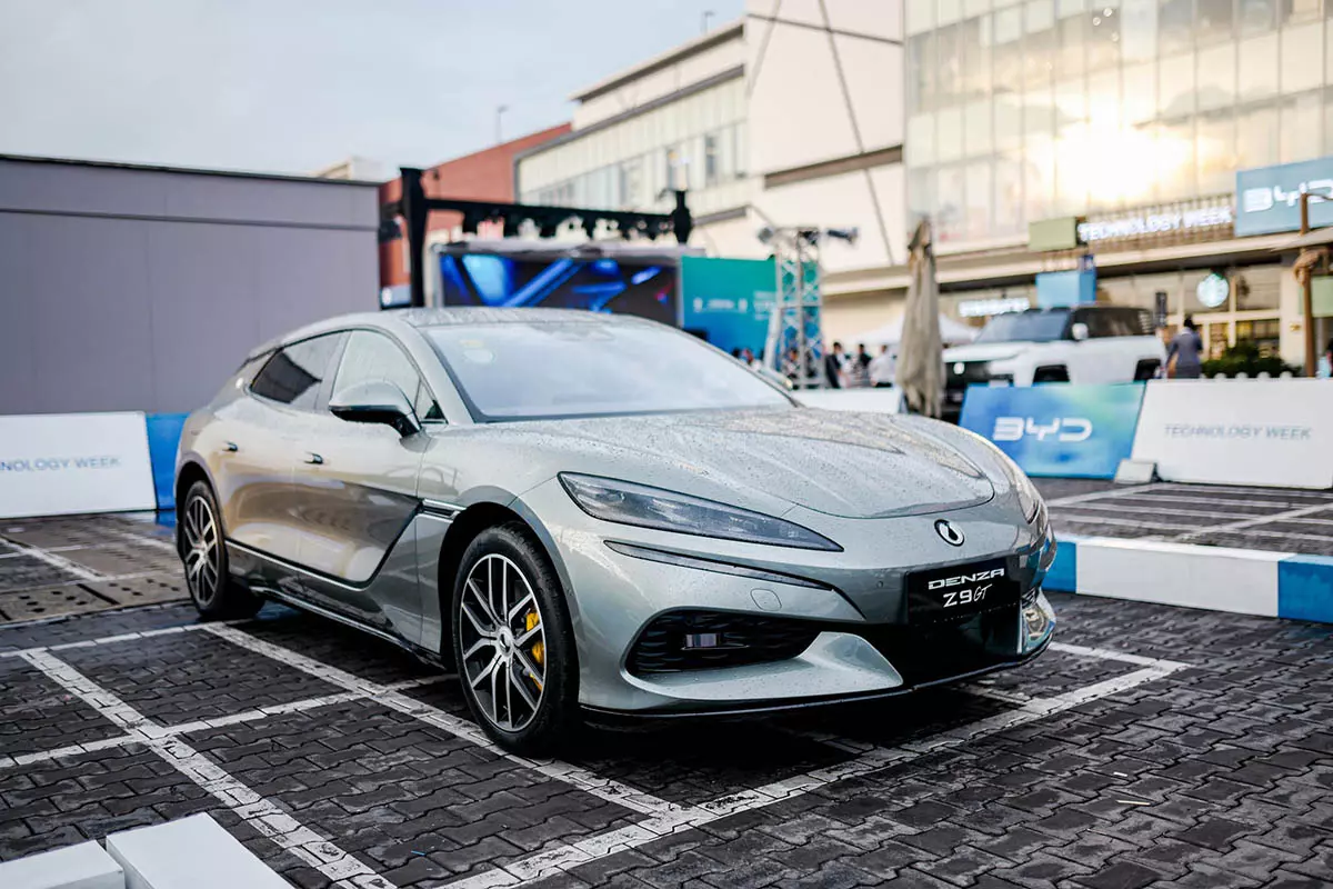 Hai mẫu xe BYD mới toanh về nước, sự chú ý đổ dồn vào siêu xe điện có tên Denza Z9GT Hai mẫu xe BYD mới toanh về nước, sự chú ý đổ dồn vào siêu xe điện có tên Denza Z9GT 1