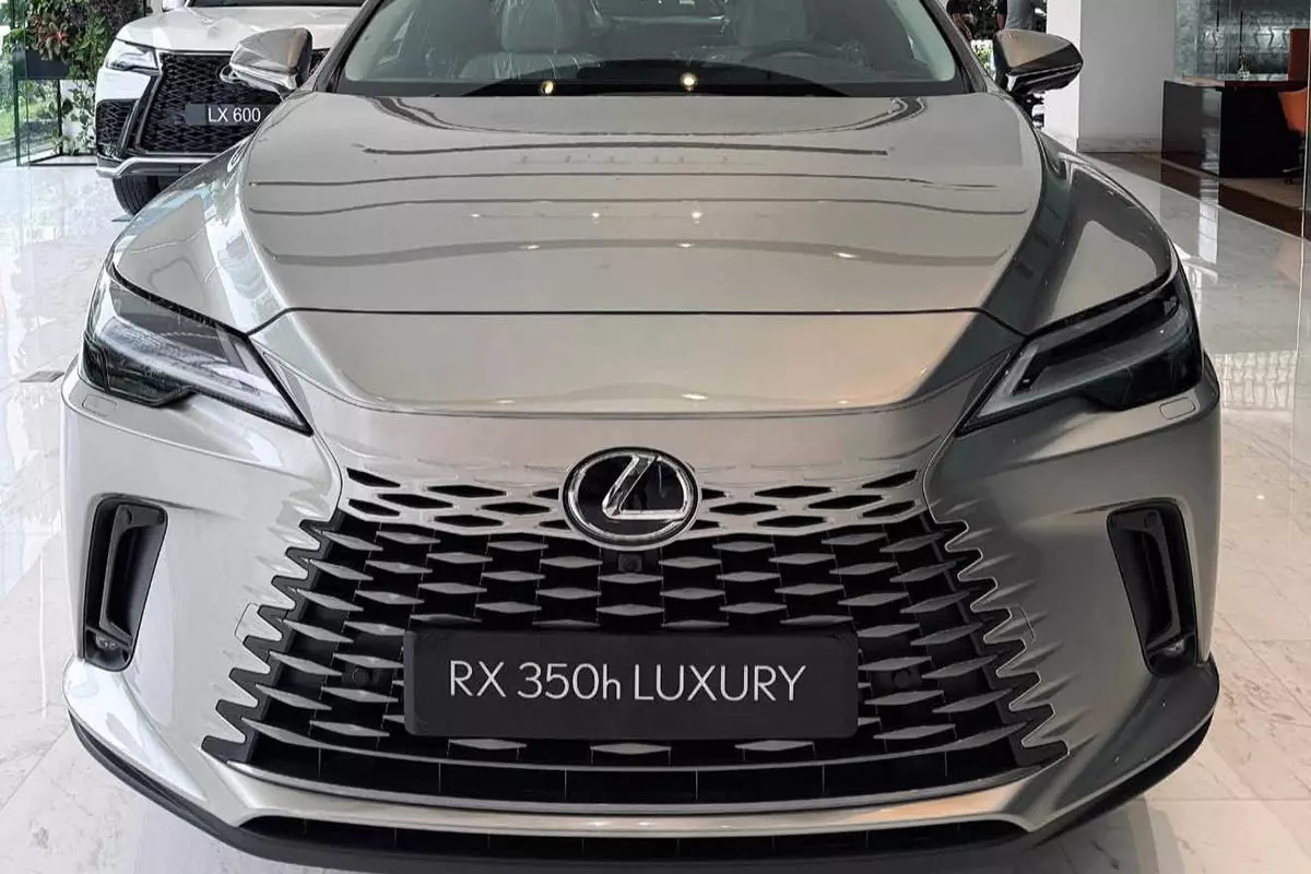 Đầu xe Lexus RX 350h 1