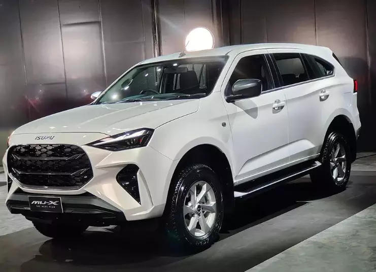  Isuzu Mu-X 2025 sẽ diễn ra vào 6/6 tới 1