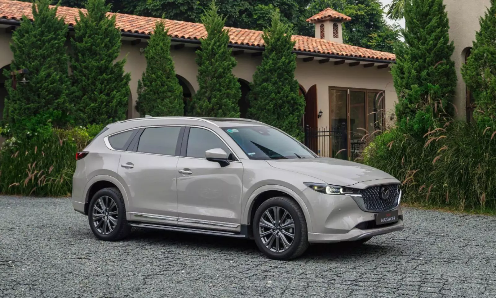 Mazda CX-8.