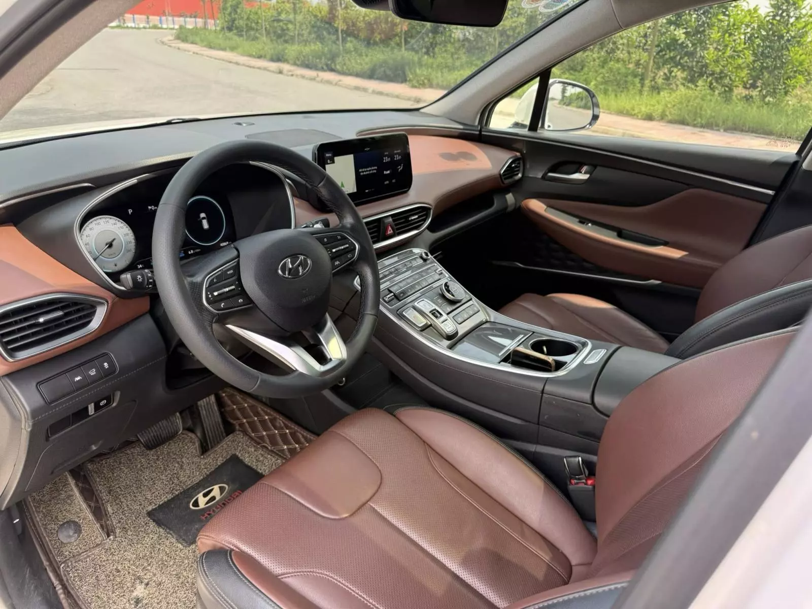 Nội xe Hyundai Santa Fe 1