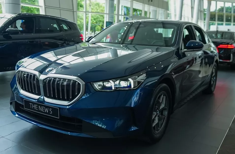 Xe BMW 520i mới nhất.