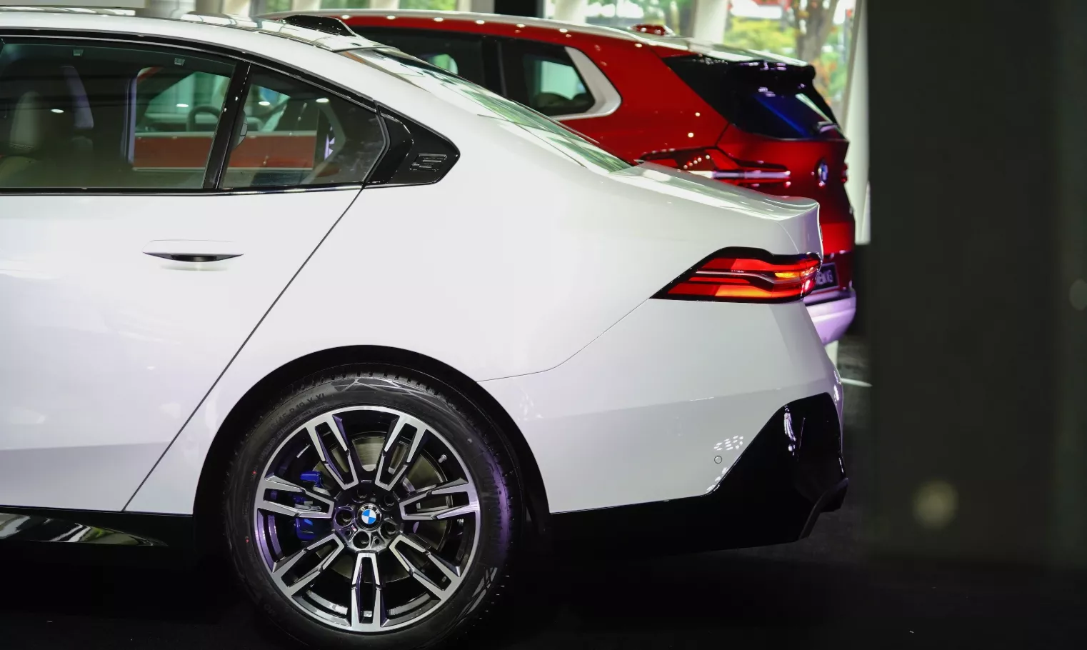 La-zăng xe BMW 530i M Sport.