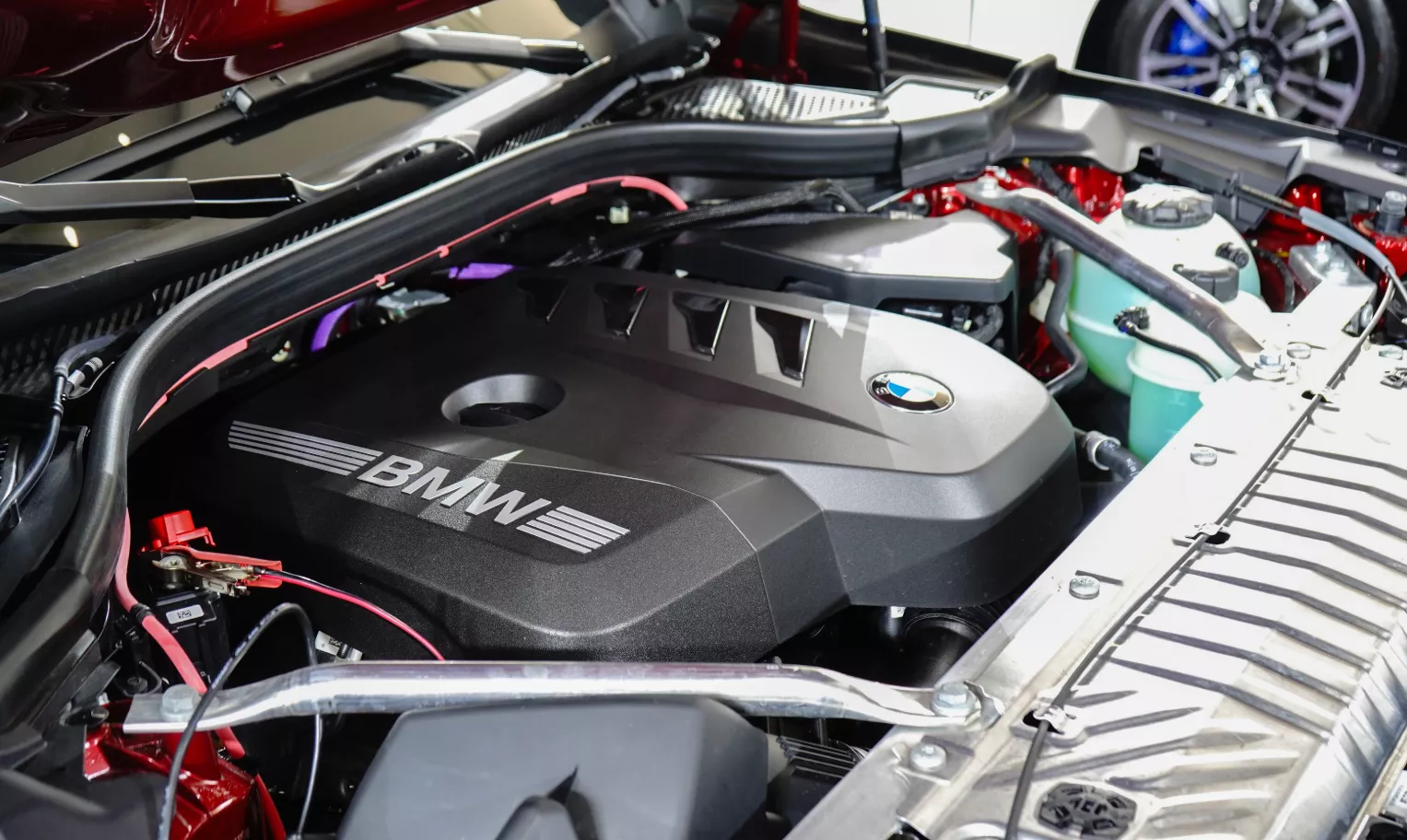 Động cơ xe BMW X3.